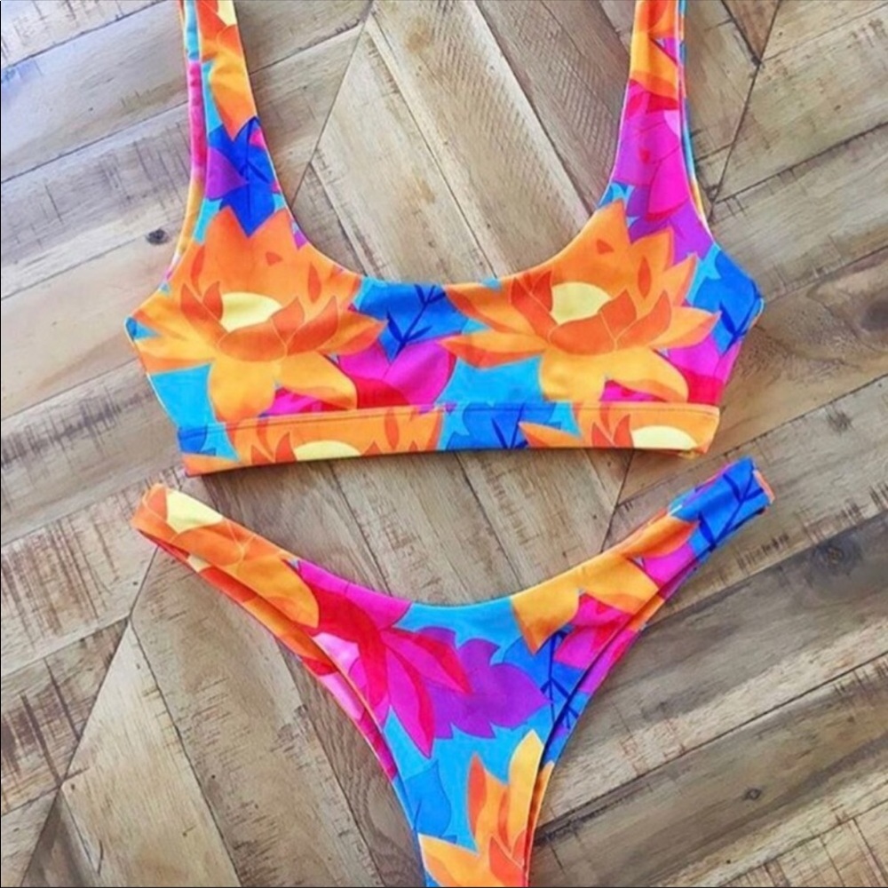 ISO this bikini!! 👙